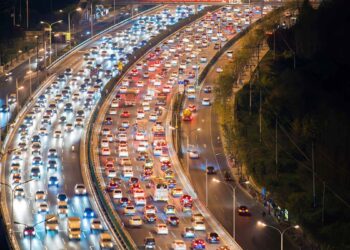 Πώς οι… έξυπνοι αυτοκινητόδρομοι βάζουν τέλος στο μποτιλιάρισμα (video)