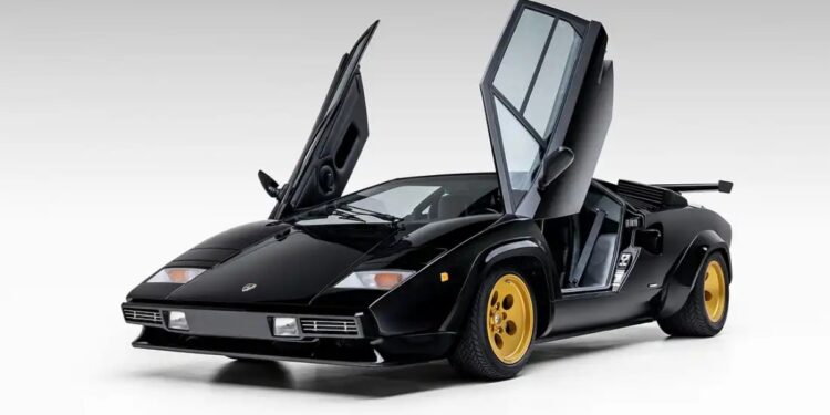 Μια σπάνια Lamborghini Countach βγαίνει σε δημοπρασία