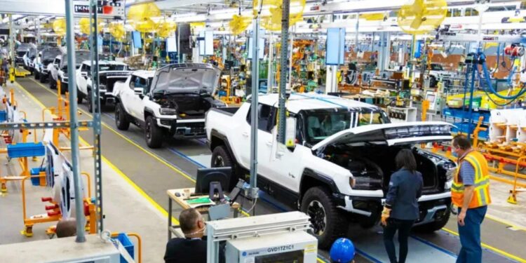 Η GM εγκατέστησε 50 νέα ρομπότ σε εργοστάσιο. Τι γίνεται με τους εργαζόμενους;