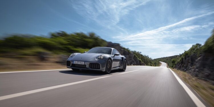 Η Porsche θα ακολουθήσει νέα στρατηγική