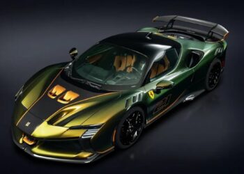 Μια Ferrari SF90 XX με εντυπωσιακό χρωματισμό