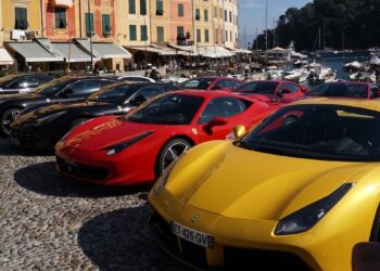 Η μεγαλύτερη απόβαση Ferrari στην ιστορία της χώρας