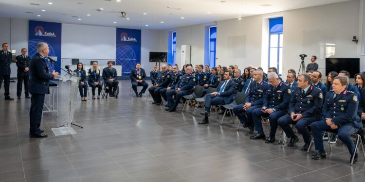 Εκπαίδευση των δόκιμων υπαστυνόμων της ΕΛΑΣ στη διαχείριση περιστατικών ενδοοικογενειακής βίας - ertnews.gr