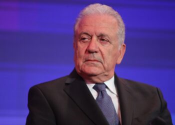Υπόθεση Αβραμόπουλου: Σφοδρή πολιτική αντιπαράθεση για τη φερόμενη εμπλοκή του στο σκάνδαλο Qatargate