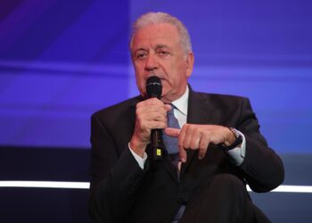 Υπόθεση Αβραμόπουλου: Για συμμετοχή σε εγκληματική οργάνωση και ξέπλυμα μαύρου χρήματος οι κατηγορίες, τι απαντά ο ίδιος - Σφοδρές πολιτικές αντιδράσεις