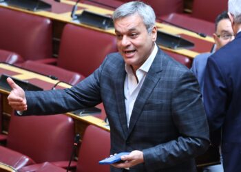 Μαμουλάκης: ΝΔ - ΠΑΣΟΚ, το μεγαλύτερο κομματικό φέσι στην Ευρώπη