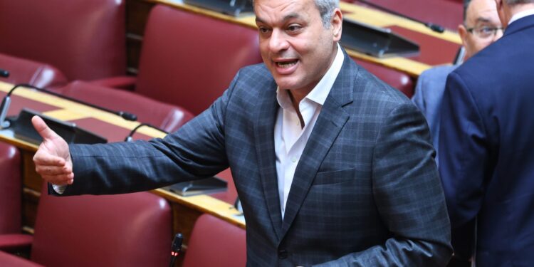 Μαμουλάκης: ΝΔ - ΠΑΣΟΚ, το μεγαλύτερο κομματικό φέσι στην Ευρώπη