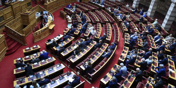 Συνταγματική αναθεώρηση: Οι άξονες της κυβερνητικής πρότασης, το χρονοδιάγραμμα και η στάση της αντιπολίτευσης