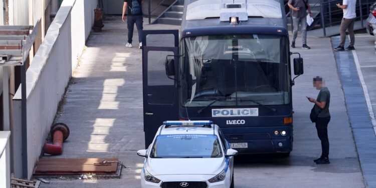ΟΠΕΚΕΠΕ: Ελεύθεροι με όρους οι 10 πρώτοι κατηγορούμενοι για παράνομες επιδοτήσεις στη Βόρεια Ελλάδα - ertnews.gr