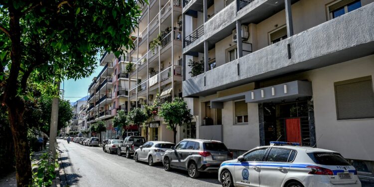 Καλαμάτα: Φώναζε για βοήθεια η 39χρονη που βρέθηκε μαχαιρωμένη - Έφερε τραύματα και στην πλάτη - ertnews.gr