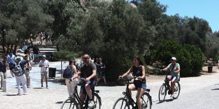 Καιρός: Ηλιοφάνεια με 35άρια, πότε επιστρέφουν οι βροχές - Η πρόγνωση της Όλγας Παπαβγούλη - ertnews.gr