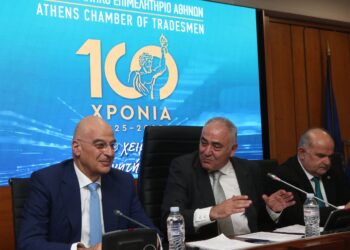 Δένδιας στο Επαγγελματικό Επιμελητήριο: Αλλάζουν όλα με την «Ατζέντα 2030» στις Ένοπλες Δυνάμεις - Μέγας εξομοιωτής η τεχνολογία