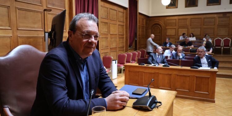 ΣΥΡΙΖΑ: Ο Φάμελλος αντικαθιστά Παππά και Ζαχαριάδη - Ποιοι αναλαμβάνουν