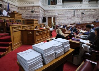 Χωρίς «λευκό καπνό» η συζήτηση για το άρθρο 16 στην επιτροπή της Βουλής