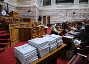 Αναθεώρησης του Συντάγματος: Αντιπαράθεση στη Βουλή για το άρθρο 16 και τις αλλαγές στην ανώτατη εκπαίδευση - ertnews.gr
