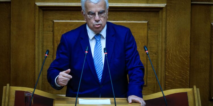 Στράτος Σιμόπουλος: Ή αυτοδύναμη Νέα Δημοκρατία ή μια «κυβέρνηση των ηττημένων»