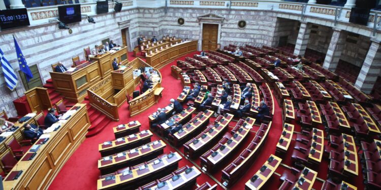 Κόντρα στη Βουλή για τον νέο εκλογικό νόμο στην Τοπική Αυτοδιοίκηση - Σκληρές τοποθετήσεις από όλα τα κόμματα - ertnews.gr