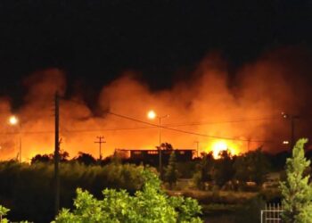 Οριοθετήθηκε η φωτιά στην Κερατέα