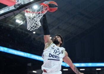 Η Φενέρ αποχαιρέτησε τον Μπιρτς που έρχεται στον Άρη - www.ertsports.gr