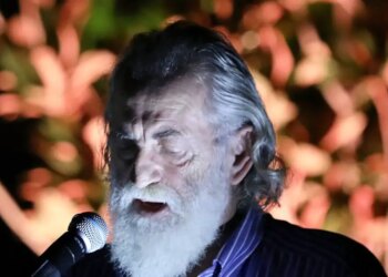 Μιχάλης Αεράκης: Ο Βασίλης Μπισμπίκης είναι δυσεύρετη ψυχούλα, μεγάλωσε δύσκολα και δεν το έχει ξεχάσει
