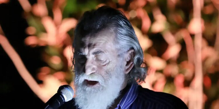 Μιχάλης Αεράκης: Ο Βασίλης Μπισμπίκης είναι δυσεύρετη ψυχούλα, μεγάλωσε δύσκολα και δεν το έχει ξεχάσει