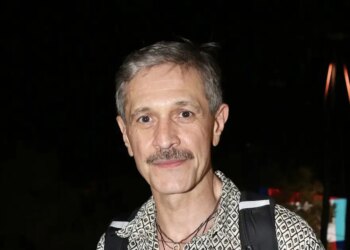 Συγκινεί ο Αιμίλιος Χειλάκης: Με το που «έφυγε» η μητέρα μου θυμόμουν να είμαι πέντε χρονών και να τρώμε παρέα