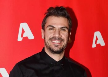 Άκης Πετρετζίκης: Οι σπάνιες φωτογραφίες με τα παιδιά του για τη Γιορτή του Πατέρα