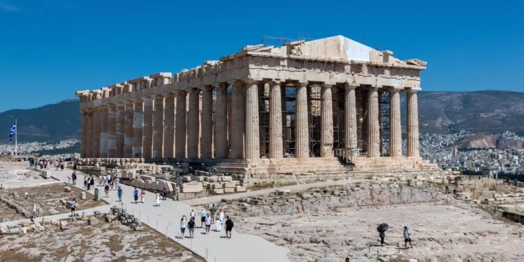 Συμπληρώθηκε το δυτικό αέτωμα του Παρθενώνα μετά από 220 χρόνια – Απομακρύνθηκαν οι σκαλωσιές
