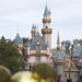 Η στιγμή που 13χρονος πέφτει από παιχνίδι στη Disneyland σε καταρράκτη 15 μέτρων