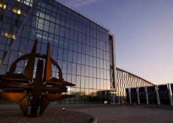 Politico: Οι σύμμαχοι του ΝΑΤΟ θα δεσμευτούν για όπλα δισεκατομμυρίων και βοήθεια προς την Ουκρανία στη σύνοδο κορυφής στην Άγκυρα