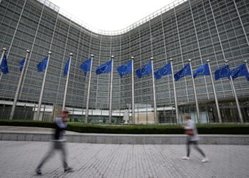 Έκθεση Κομισιόν: Εκτός λίστας των κρατών με μακροοικονομικές ανισορροπίες η Ελλάδα - Το μήνυμα του Κ. Μητσοτάκη