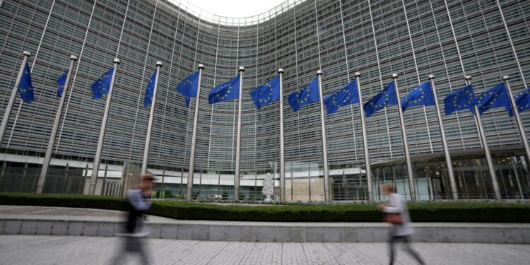 Έκθεση Κομισιόν: Εκτός λίστας των κρατών με μακροοικονομικές ανισορροπίες η Ελλάδα - Το μήνυμα του Κ. Μητσοτάκη