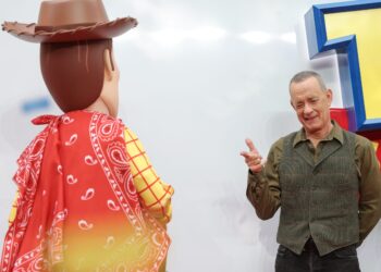 Τομ Χανκς: Η νέα ταινία Toy Story 5 αναδεικνύει τον «τρόμο» του εθισμού των παιδιών στις οθόνες