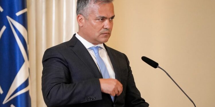 Ρουμανία: Νέος υποψήφιος πρωθυπουργός ο Αντριάν Βεστέα μετά την απόσυρση Τομάκ