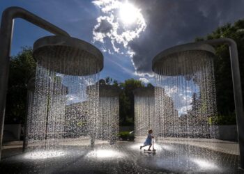 Πώς η κλιματική κρίση επαναπροσδιορίζει το ευρωπαϊκό καλοκαίρι: Τα δεδομένα πίσω από τον ιστορικό καύσωνα του Ιουνίου 2026 – Ανάλυση του ClimateHub