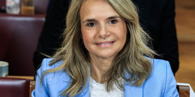 Αποστολάκη στο ΕΡΤnews Radio 105,8: «Αναγκαστική συμμόρφωση» η ρύθμιση για το νόμο Κατσέλη