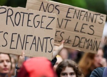 Γαλλία: Σε απομόνωση στη φυλακή ο Ζερόμ Μπαρελά για τη δολοφονία της 11χρονης Lyhanna – Εκτός σχολείου οι κόρες του