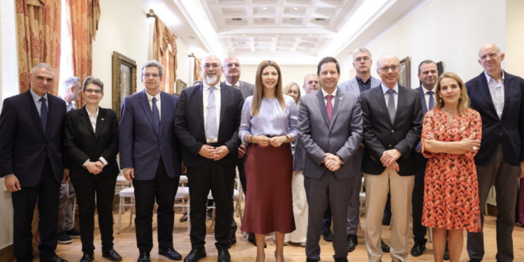 ΕΚΠΑ και Yale εγκαινιάζουν κοινό μεταπτυχιακό για τις Περιβαλλοντικές Επιστήμες και την Παγκόσμια Δημόσια Υγεία