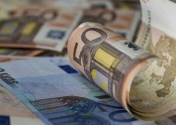Τα επτά μέτρα στήριξης με εφαρμογή από τέλη Ιουνίου – Από τα 150 ευρώ για κάθε παιδί έως τις 72 δόσεις