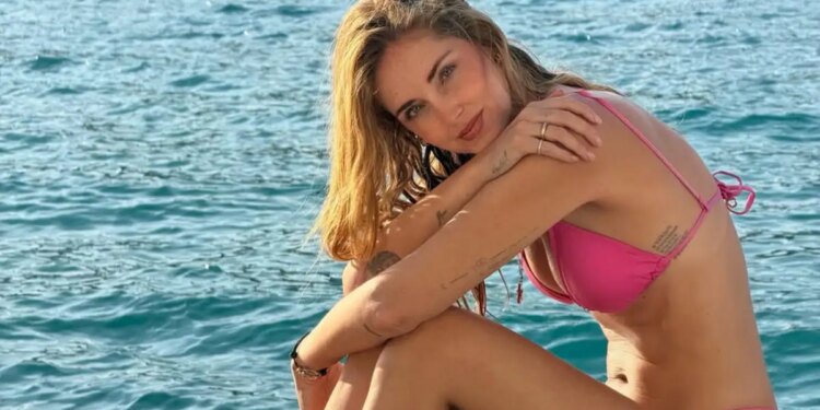 Η Κιάρα Φεράνι ξετρελάθηκε με τη Μήλο: «Μοιάζει σαν να βγήκε από καρτ ποστάλ»