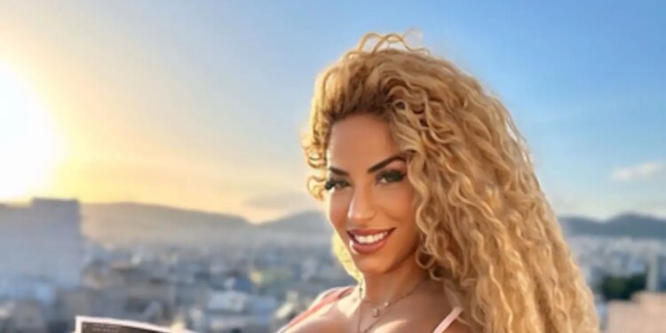 Η Αναστασία Γιούσεφ ποζάρει με το υπερηχογράφημα του εμβρύου που κυοφορεί: «1.200 γραμμάρια αγάπης» έγραψε