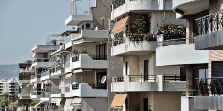 Ακίνητα: Υποχώρησαν οι μεταβιβάσεις τον Απρίλιο, αυξήθηκαν οι γονικές παροχές – Eλέγχους σε 4.820 υποθέσεις ετοιμάζει η ΑΑΔΕ