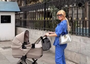 Η Κατερίνα Καινούργιου μοιράστηκε μία τρυφερή φωτογραφία με την κορούλα της
