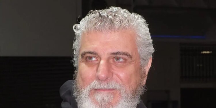 Βλαδίμηρος Κυριακίδης: Το σπίτι μου ήταν ένας μόνιμος τσακωμός, ήταν δύσκολη η σχέση των γονιών μου