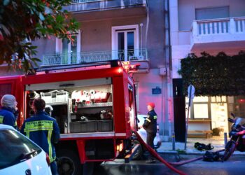 Φωτιά σε υπόγειο κατάστημα στο Κολωνάκι - Δεν υπάρχουν εγκλωβισμένοι, κυκλοφοριακές ρυθμίσεις στην περιοχή - ertnews.gr