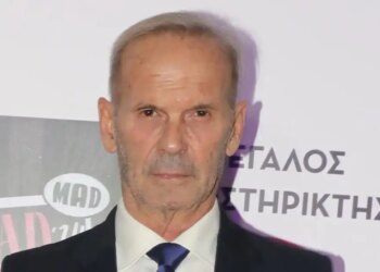 Πέτρος Κωστόπουλος για τη «Γιορτή του Πατέρα»: Έχω φρικάρει από την υπερβολή της μαμάς και την υποτίμηση του μπαμπά