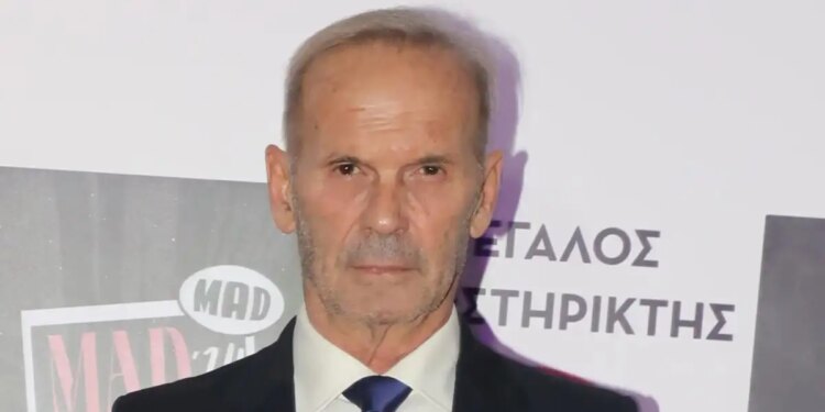 Πέτρος Κωστόπουλος για τη «Γιορτή του Πατέρα»: Έχω φρικάρει από την υπερβολή της μαμάς και την υποτίμηση του μπαμπά