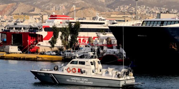 Εντοπίστηκε σορός άνδρα στη θαλάσσια περιοχή του λιμανιού του Πειραιά
