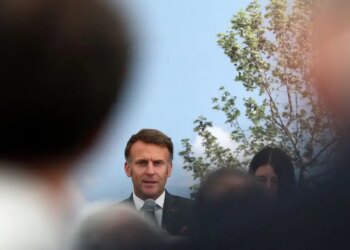 Μακρόν για τις αντιδράσεις στη δολοφονία 11χρονης Lyhanna: «Δεν απαντάμε σε μια τραγωδία με κραυγές»