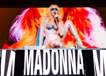 Μίνι συναυλία – έκπληξη από τη Madonna: Ξεσήκωσε τη Νέα Υόρκη λίγο πριν την κυκλοφορία του νέου άλμπουμ της